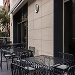 Zur Studios And Suites
